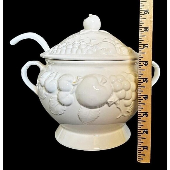 VTG Signature Made in Japan White Ceramic Soup Tureen w/Lid & Ladle Home Gifting - Picture 5 of 5